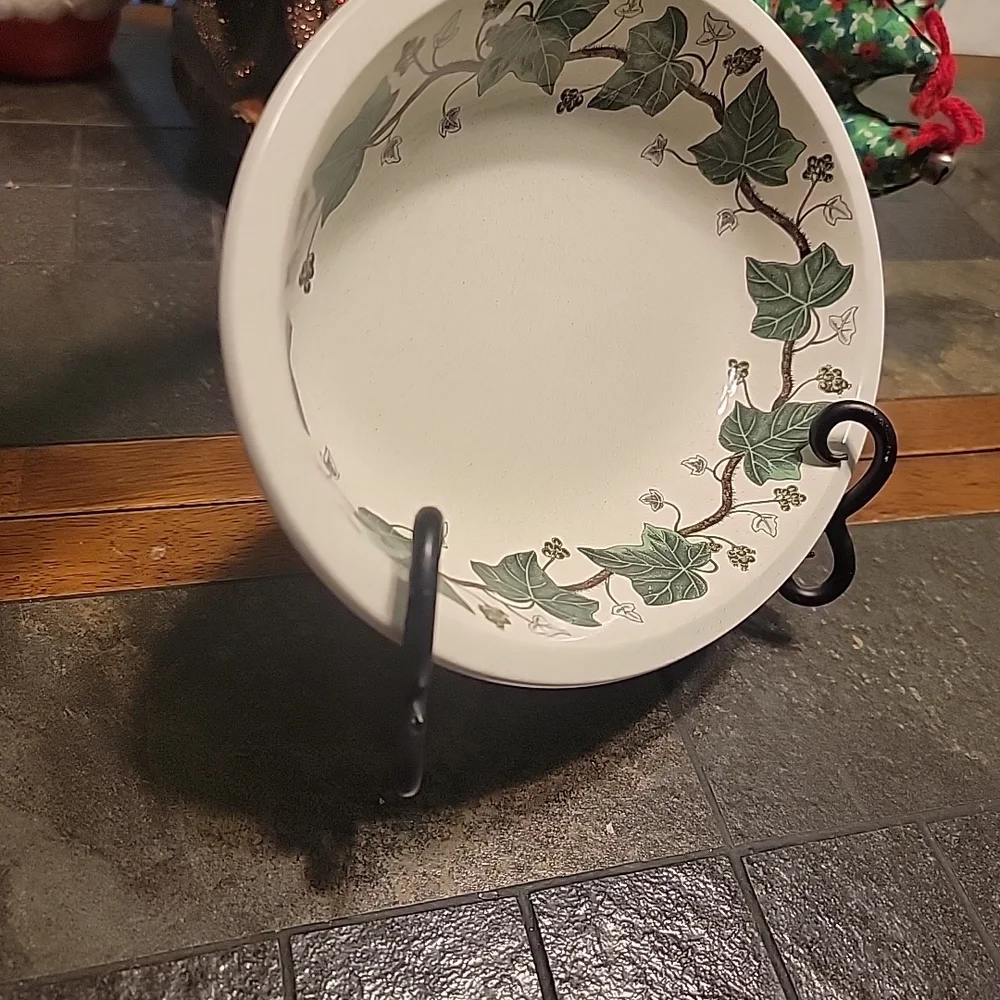 Wedgwood Napoleon Ivy Green 9